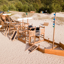 Treskip - Lars Lajs lekeplass på stranden!